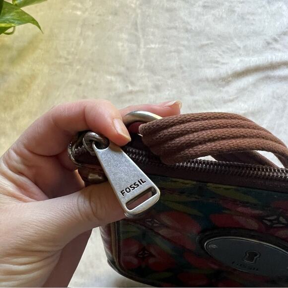 Fossil Key-Per Printed Crossbody Bag - Picture 6 of 10